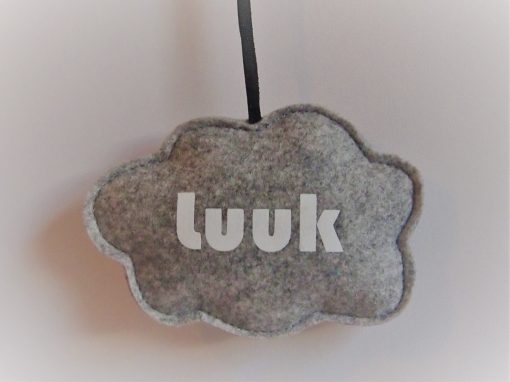 Hangertje wolk grijs